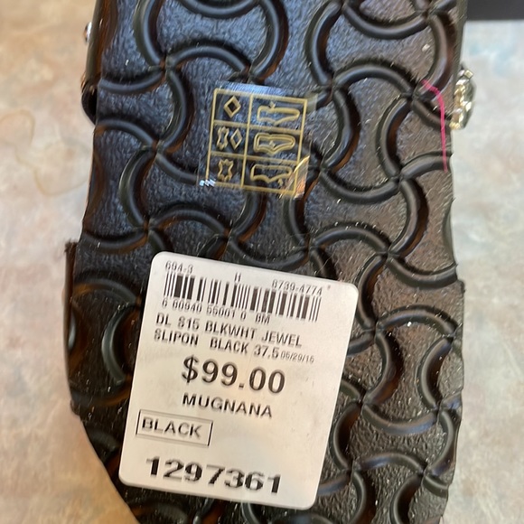 Design Lab black slides ( sz 7.5) - Picture 5 of 9